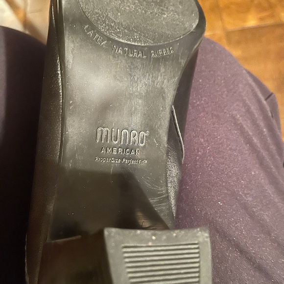 Munro ankle boots - Picture 2 of 9